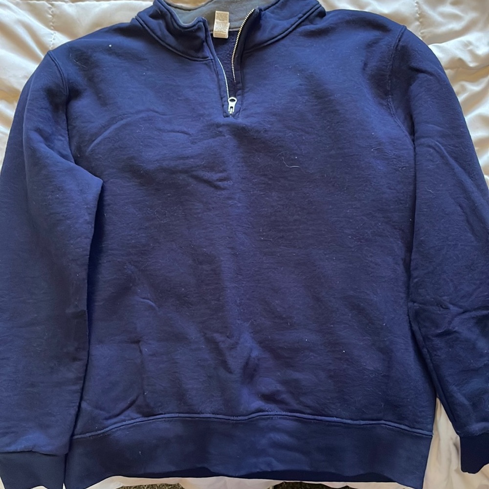 Size M. Really warm quarter zip. Dark blue.
